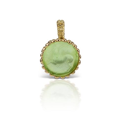 Pastel Green Pendant in 18K Yellow Gold